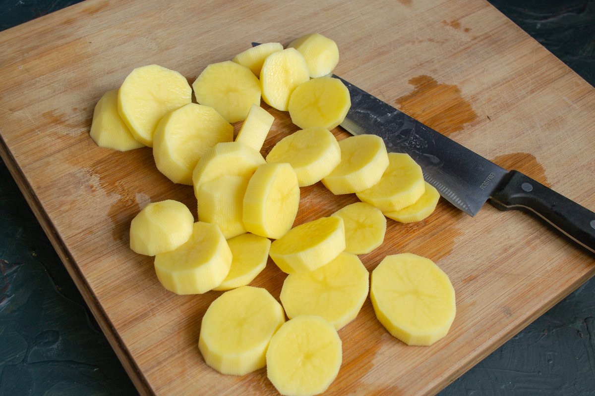 Тающий запеченный картофель с соусом тартар 