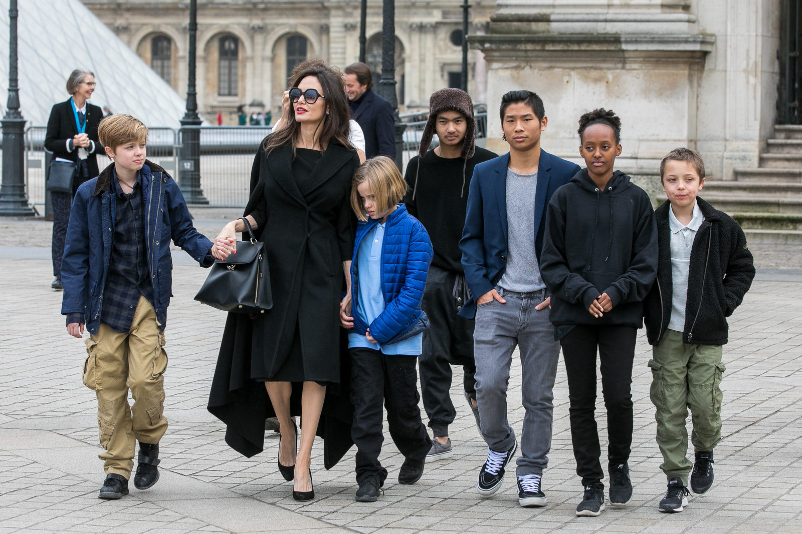 Анджелина Джоли и Бред Питт завершили развод и договорились об опеке над детьми