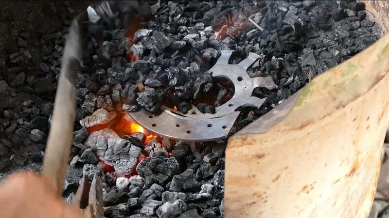 Массивный нож 