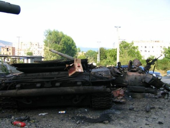 Уничтоженный грузинский танк в Цхинвале. Фото: wikipedia.org