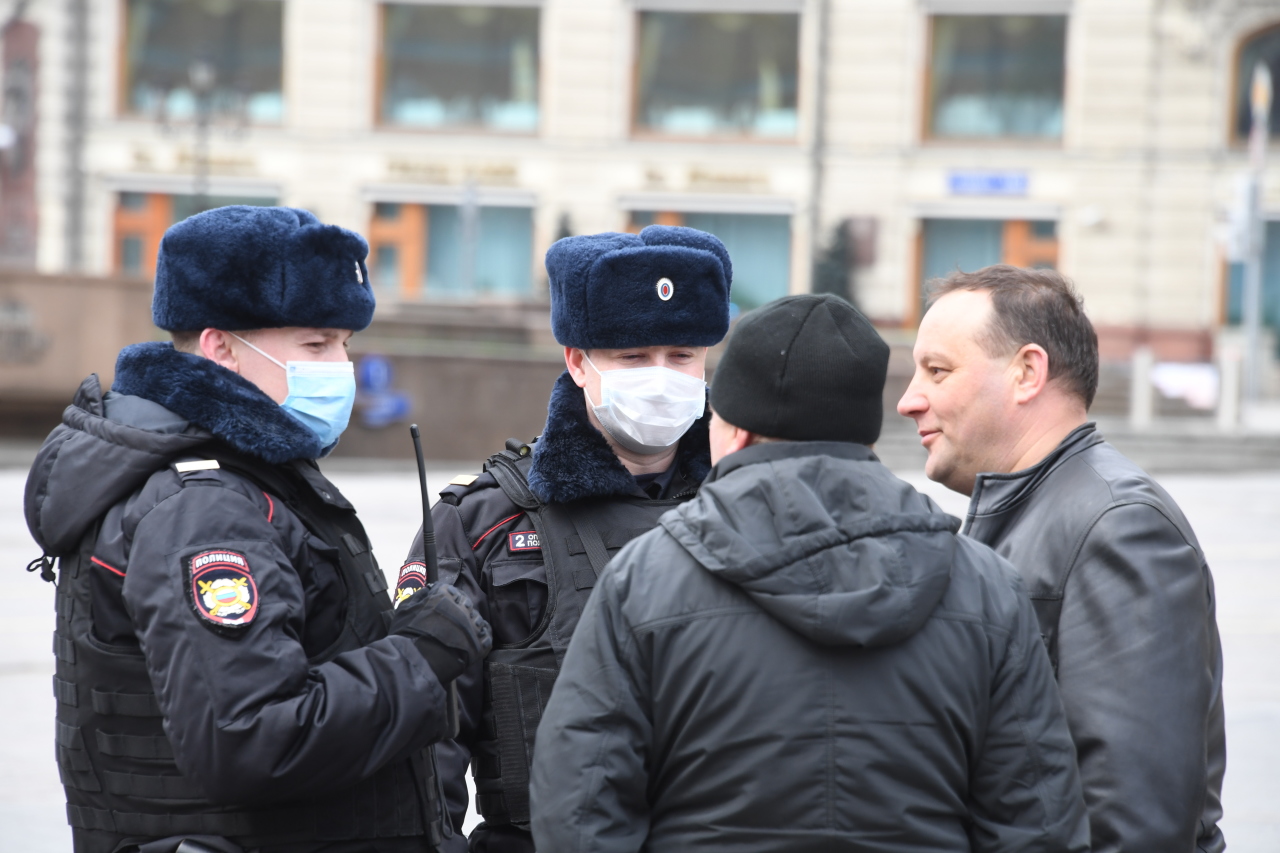 Работаю правопорядок. Плохая работа правоохранительных органов. Полицейские патрули Донецке. Полномочия силовиков.