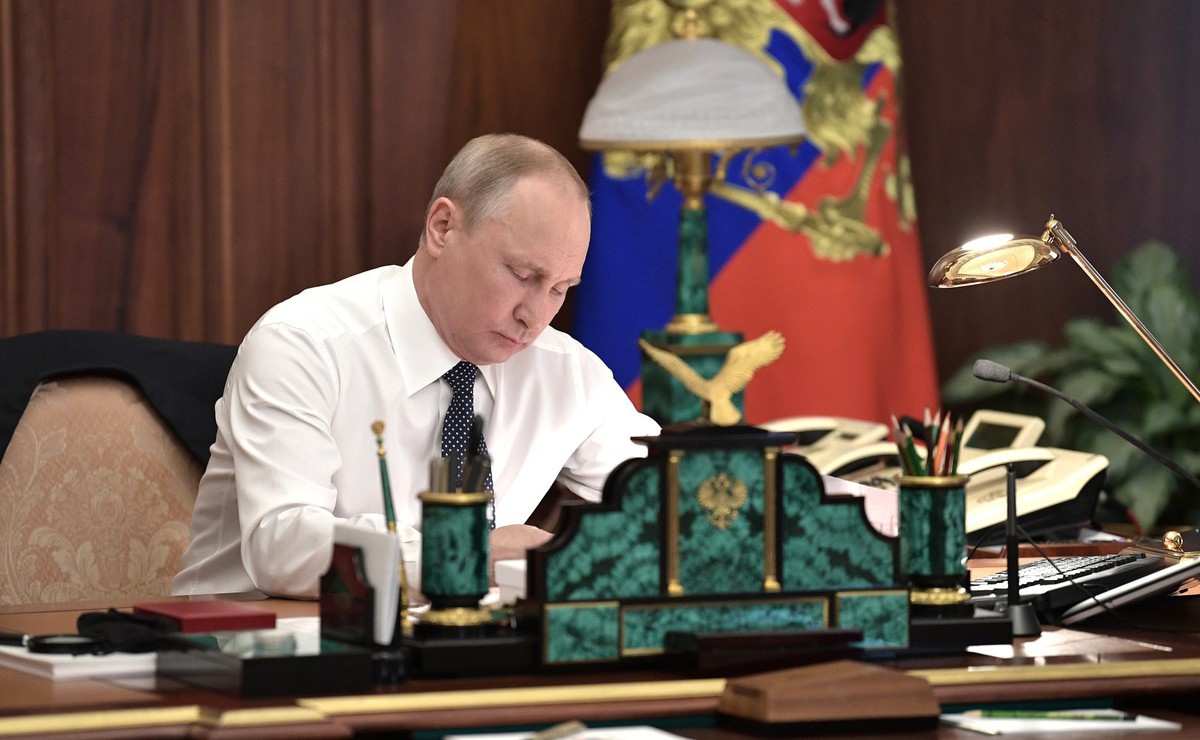 Владимир Путин подписал закон о пенсионной реформе Владимир Путин подписал закон о пенсионной реформе