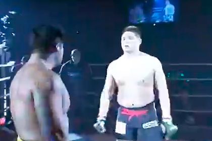 Сумоист нокаутировал бойца MMA за шесть секунд Сумоист нокаутировал бойца MMA за шесть секунд Спорт