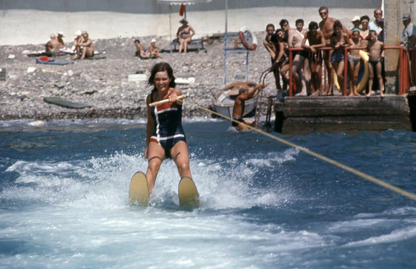 Даем сверх плана: советская молодежь 60-х Даем сверх плана: советская молодежь 60-х