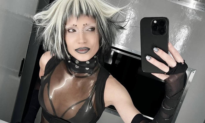 Глюкоза и дочь Успенской плюют на критику - фото