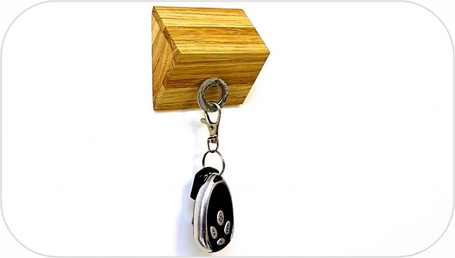 Простая магнитная вешалка для ключей своими руками