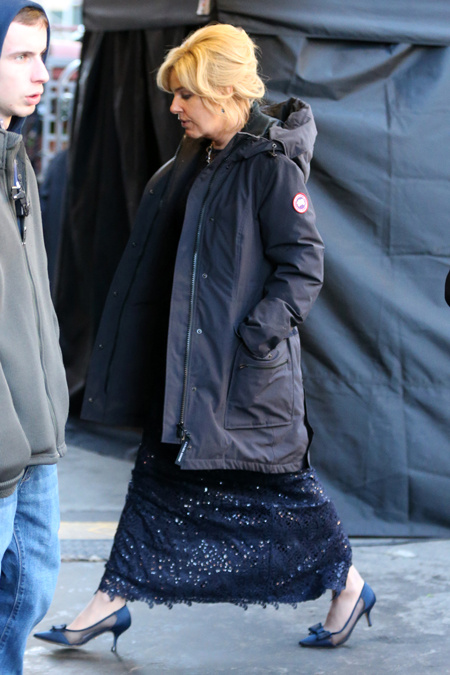 Неузнаваемые Рассел Кроу и Сиенна Миллер на съемках фильма о создателе Fox News Неузнаваемые Рассел Кроу и Сиенна Миллер на съемках фильма о создателе Fox News Кино / Кино