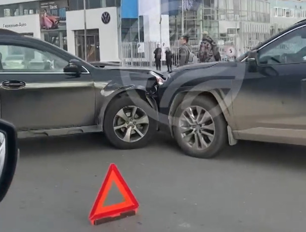 На Солотчинском шоссе Рязани столкнулись два автомобиля