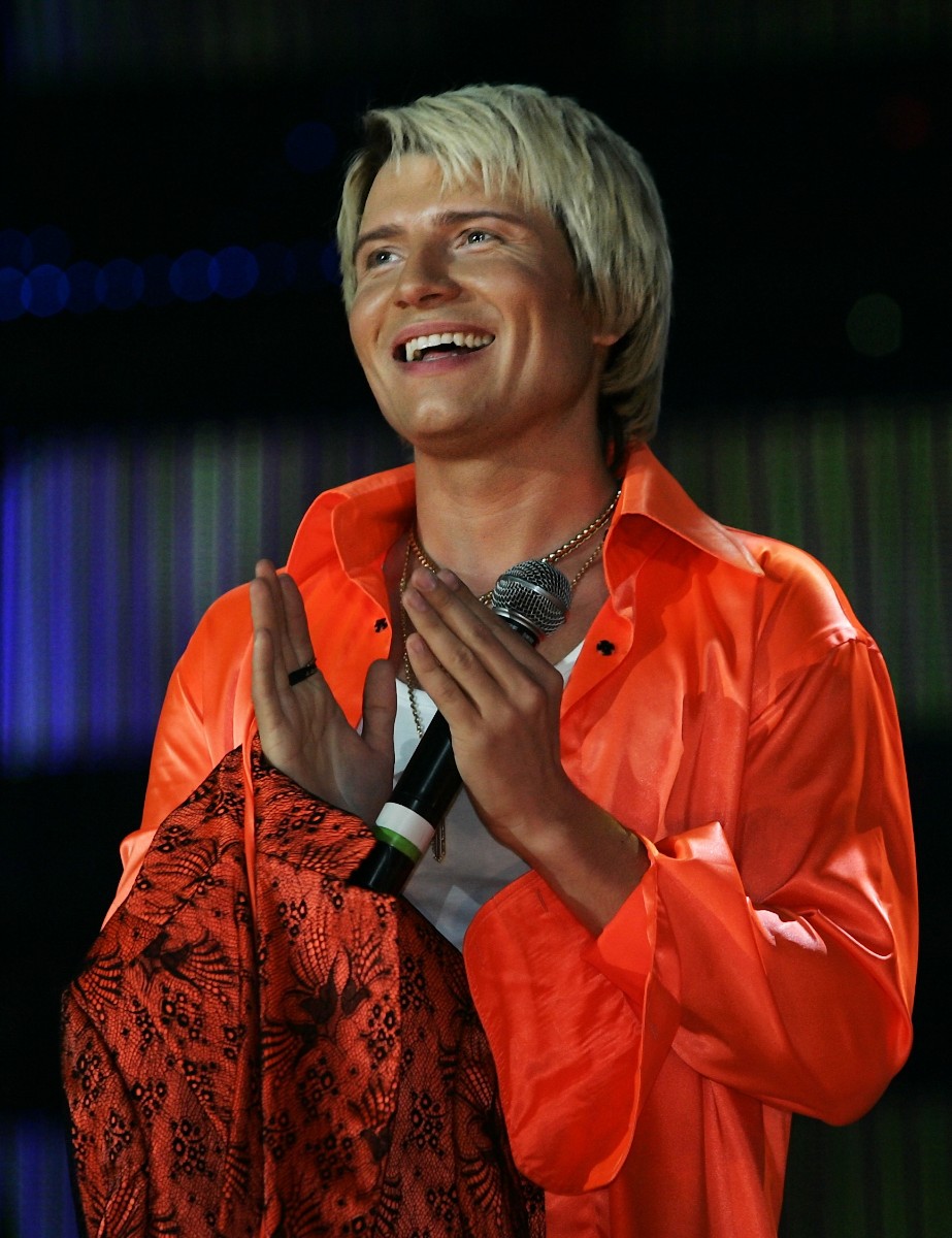 Как, где и с кем сейчас живет подросший и единственный сынок Коли Баскова Как, где и с кем сейчас живет подросший и единственный сынок Коли Баскова