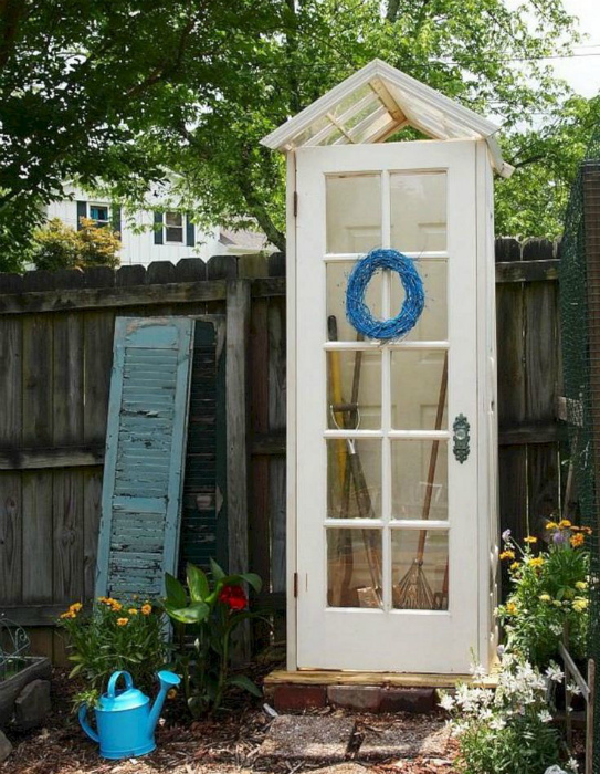 Сарай из дверей. Сарай из дверей.