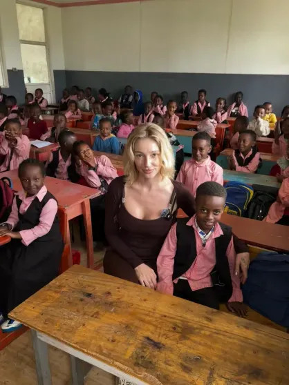 Настя Ивлеева в Африке