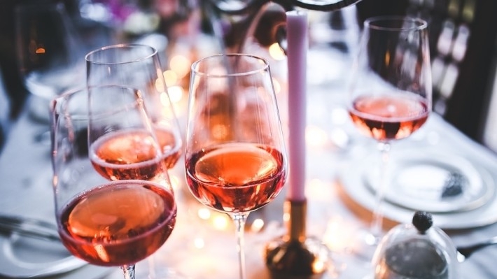 Алкоголизм и другие зависимости артистов связали с эмоциональным выгоранием