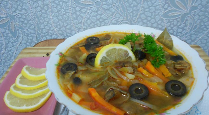 солянка с грибами