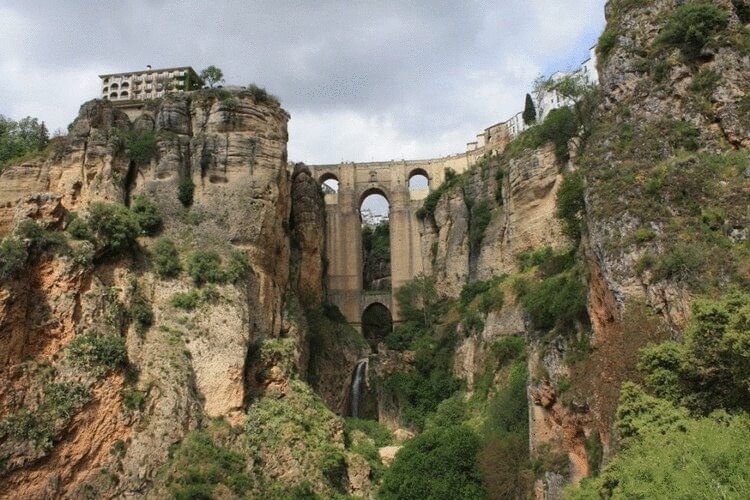 Ронда – удивительный город на скалах в Испании Ронда – удивительный город на скалах в Испании