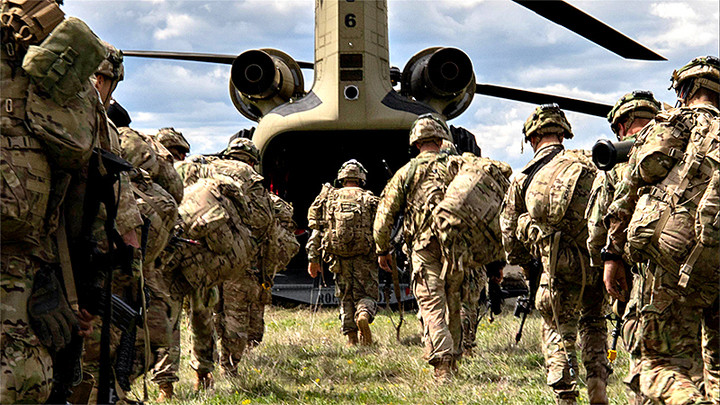 АМЕРИКАНЦЫ ПРОСЯТСЯ НА РУССКИЕ ВОЕННЫЕ БАЗЫ. ПУСКАТЬ БУДЕМ ИЛИ ОТ ВОРОТ ПОВОРОТ?