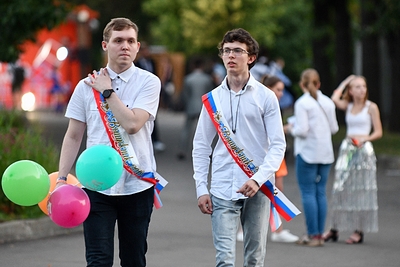 Выпускники Мелитополя получили аттестаты российского образца