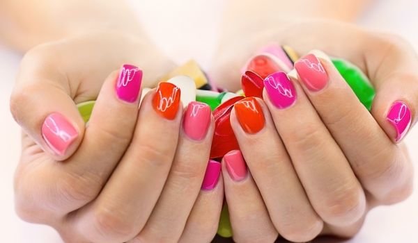 Красочный маникюр