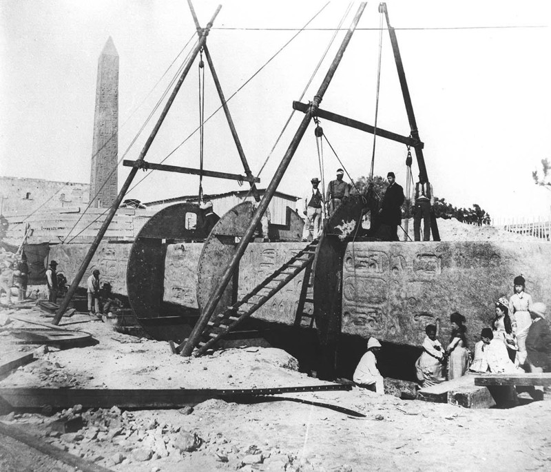 Подготовка обелиска весом 300 тонн для транспортировки из Гелиополя в Лондон, 1887 г. археология, древний египет, египтология, история, мумия, пирамиды, фараон, храмы