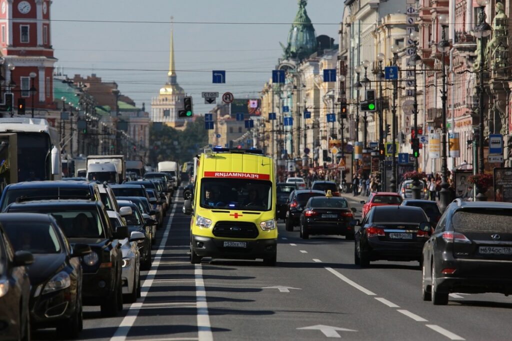 Семь человек умерли от суррогатного алкоголя в Ленинградской области