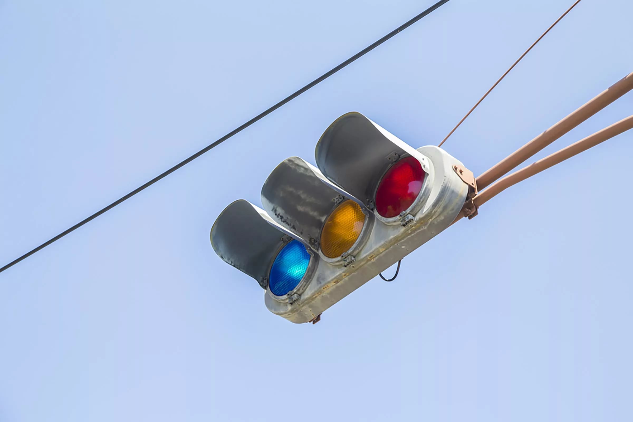 Почему в Японии синие, а не зеленые сигналы светофора?