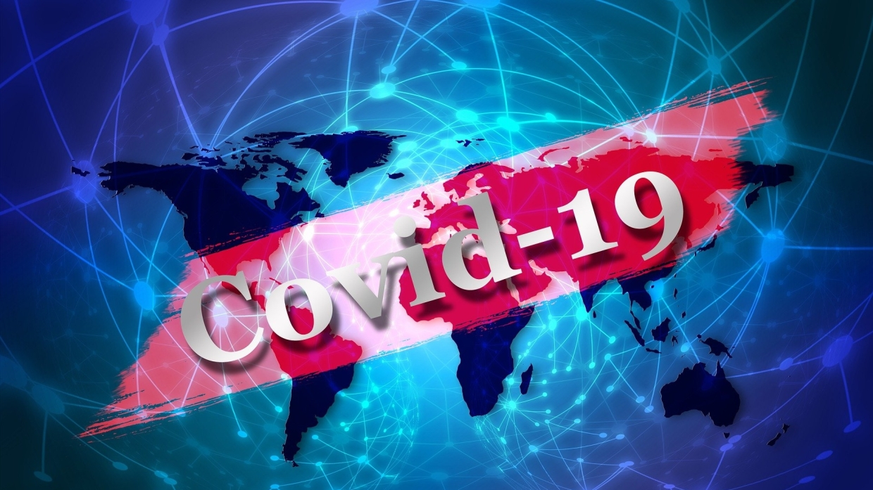 Шендерович запустил фейк о лечении COVID-19 в госпитале на ВДНХ