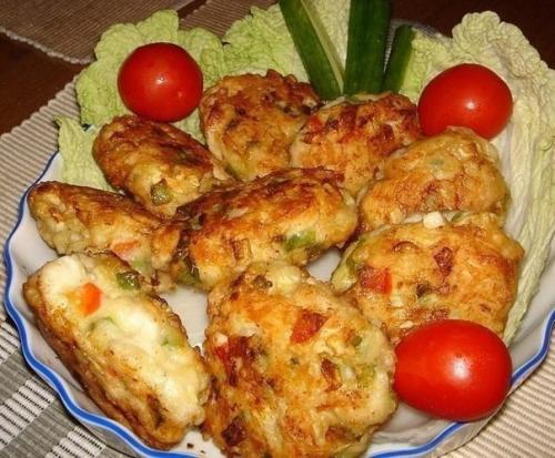Котлетки Радость.  Рецепт очень вкусных и полезных котлет из куриного мяса с овощами и сыром.
