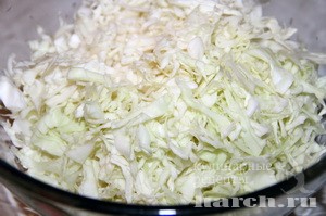 Салат из капусты с плавлеными сырками Златоград