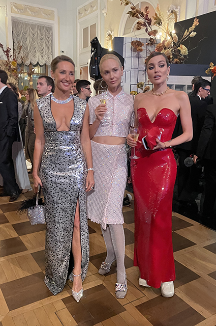 Юбилейный Бал дебютанток Tatler прошел в формате COVID-free, но без масок — и это никого не напугало Новости