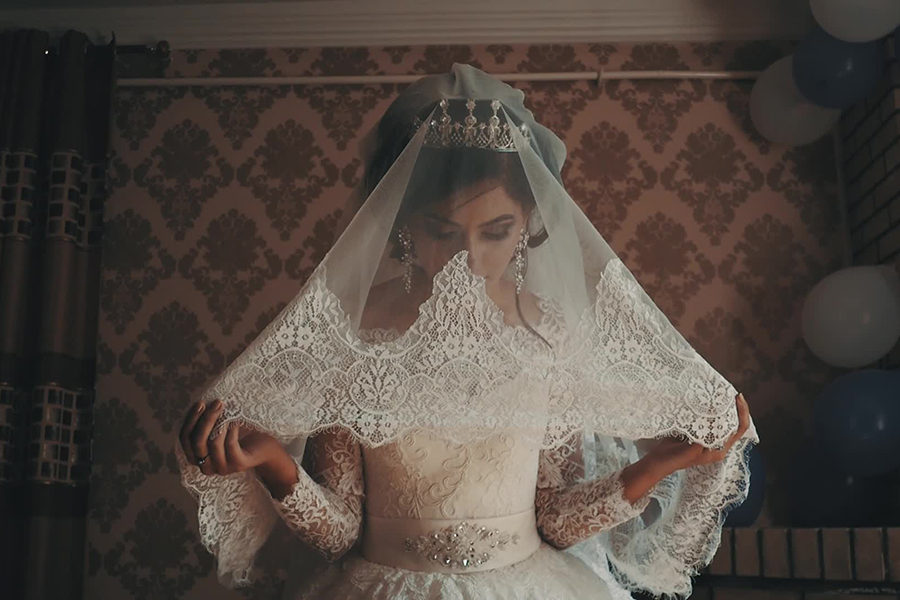 Что у женщины под юбкой?