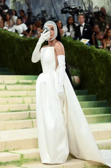 Met Gala — 2026: Кэти Перри, Сергей Брин с возлюбленной, Doja Cat, Лена Данэм на красной дорожке Николь, Кидман, Герелин, возлюбленной, Метрополитенмузее, Уильямс, Vogue, ПерриКэти, Винтур, Санчес, актриса, Лорен, НьюЙорке, благотворительный, вечера, проходит, Винус, Джефф, Безос, планеты