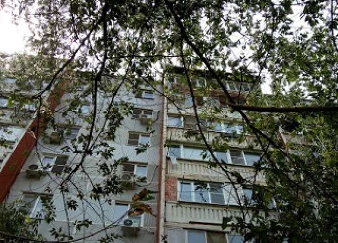 Подросток упал с крыши 17-этажного дома в Ленинском районе Астрахани