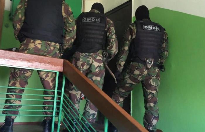 Популярные товары из интернет-магазинов, за которые можно получить штраф или угодить за решетку