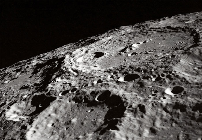 Теория искусственного спутника Теории появления Луны, факты
