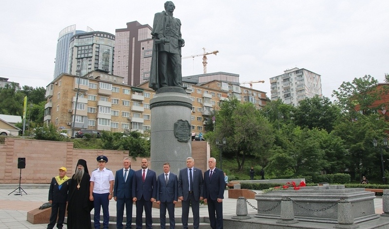 Во Владивостоке чтят память основателей города