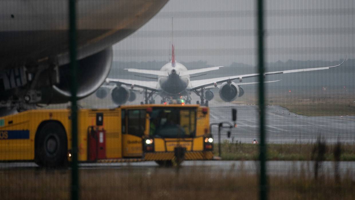 Минобороны РФ сообщило об очередной отправке россиян из Казахстана на родину