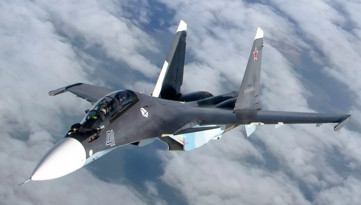 Истребители Су-30, модернизированные по программе СМ первыми пошли в авиацию Балтийского флота, которая каждый день, лицом, к лицу встречается с натовскими пилотами, и отгоняют их от российских морских рубежей. Фото КБФ