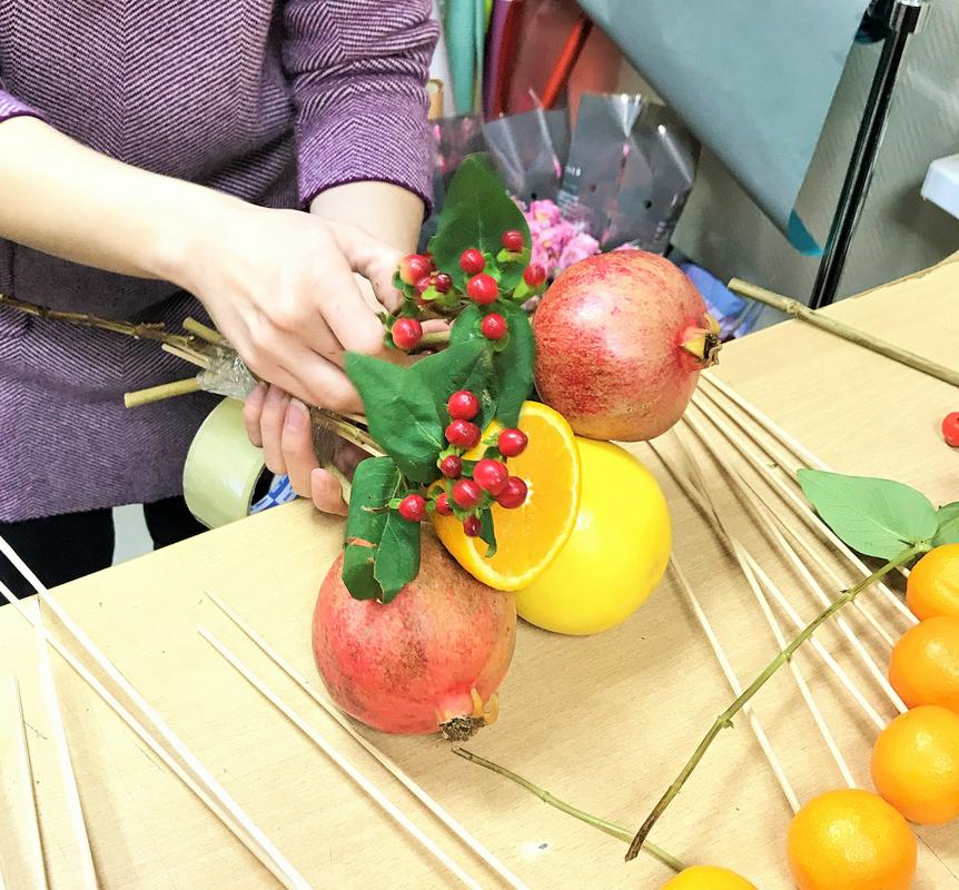 Как сделать фруктовый букет своими руками? фрукты, можно, букет, букета, фруктов, своими, сделать, букеты, несколько, цветы, изготовления, используют, букетов, фруктовый, ягоды, предварительно, ингредиенты, чтобы, композиции, фруктовых