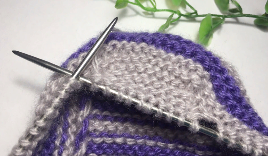 Уютные домашние тапочки всего за один вечер! Вяжем спицами! Уютные домашние тапочки всего за один вечер! Вяжем спицами!