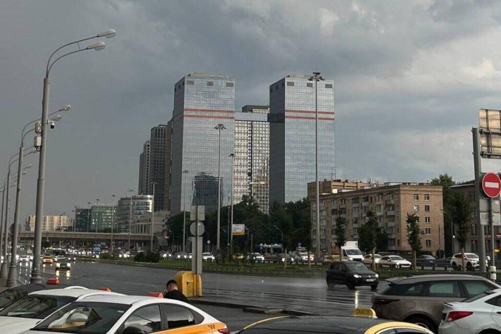 МЧС предупредило о резком ухудшении погоды в Москве