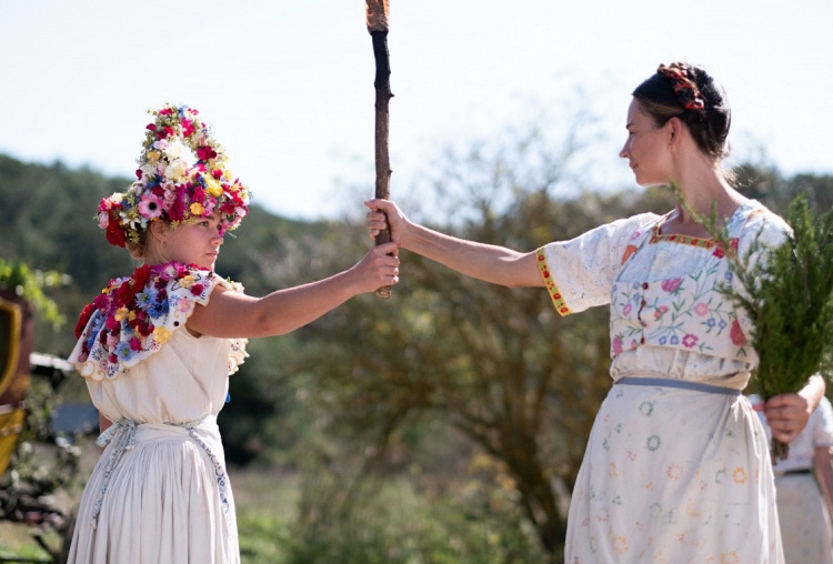 Ариана Гранде отметила день рождения в стиле хоррора "Солнцестояние" Звезды,Новости о звездах
