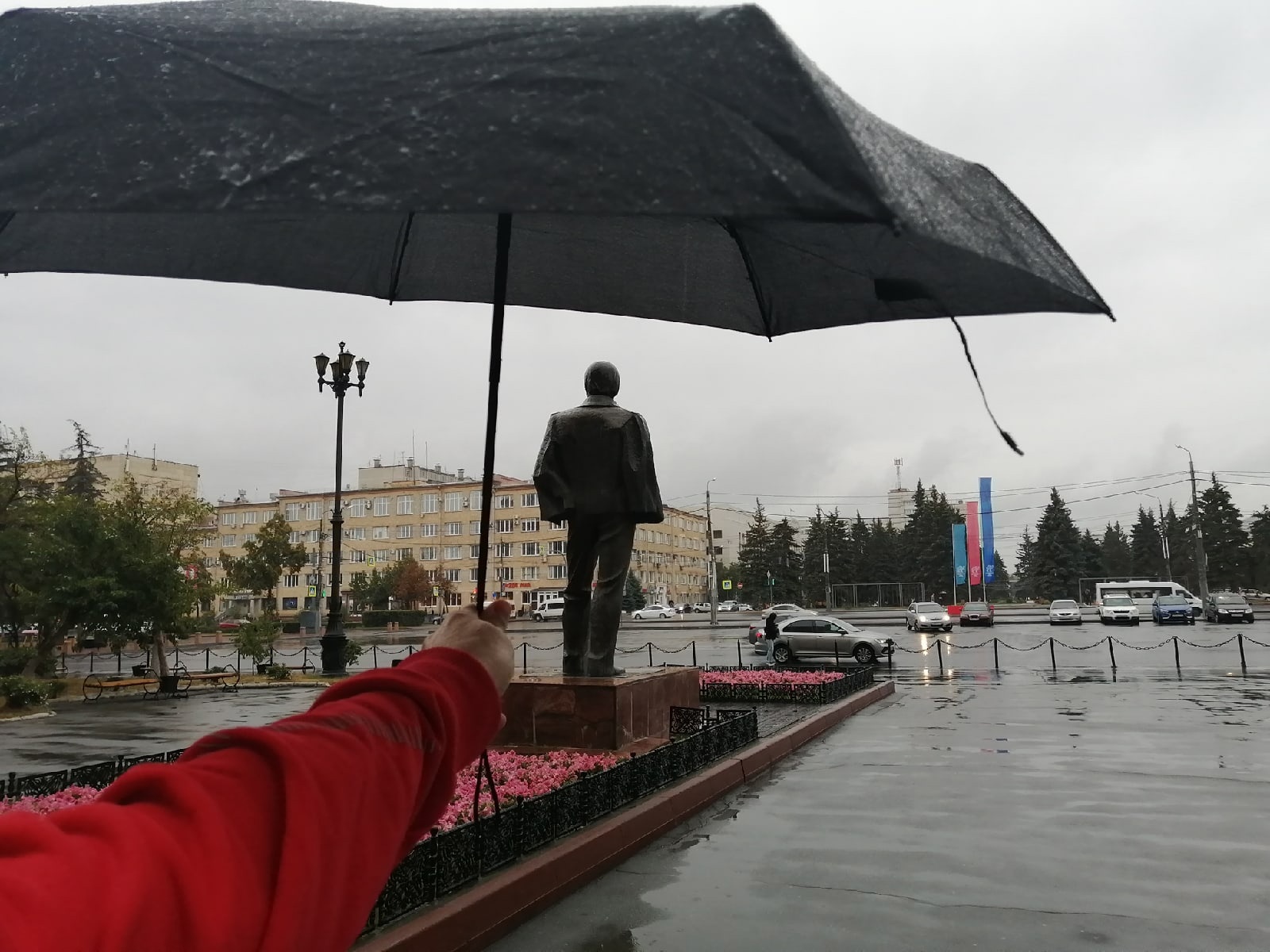 Дождь не прекращался ни на минуту. Дождь в Челябинске. Ливень в Челябинске. Дожди в Челябинской области. Сильный дождь.