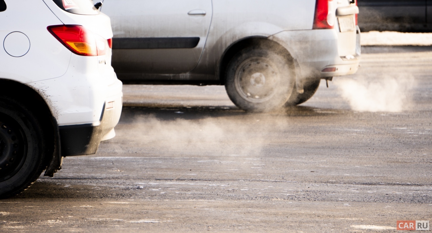 С чем связано появление белого дыма из выхлопной трубы