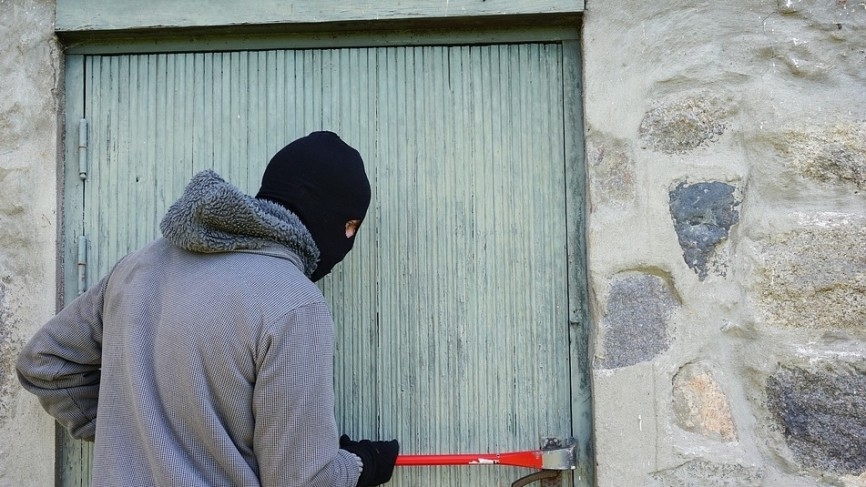 Домушники ограбили квартиры 22% россиян во время их нахождения в отпуске