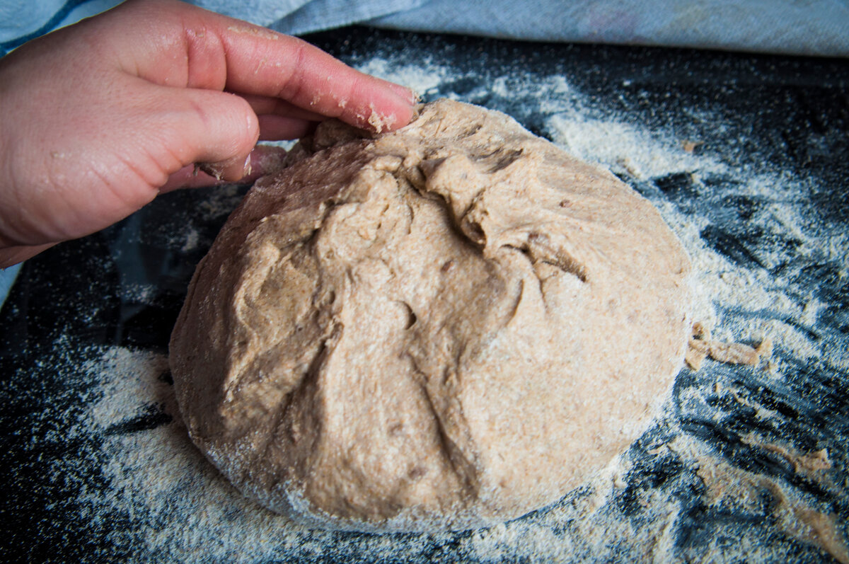 Кефирная закваска для хлеба. Наш домашний рецепт и процесс выпечки бездрожжевого хлеба тесто, пленкой, накрыв, часов, тепло, очень, закваски, нужно, полотенцем, чтобы, миску, хорошо, перемешиваем, цельнозерновой, градусах, этого, именно, только, кислинкой, будет