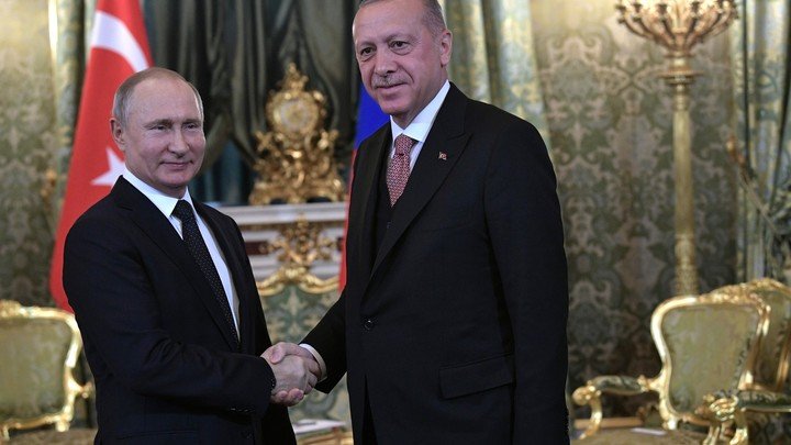«Пора выгнать Турцию из НАТО»: Встреча Путина и Эрдогана вызвала «приступ» у сторонников Запада