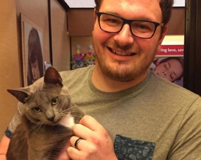 Мужчина и кот