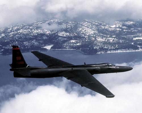 Самолет - шпион U-2
1 мая 1960 года разведывательный самолет U-2C, пилотируемый Фрэнсисом Пауэрсом, вторгся в воздушное пространство СССР. Это был уже не первый случай полета высотных разведчиков над территорией Советского Союза.