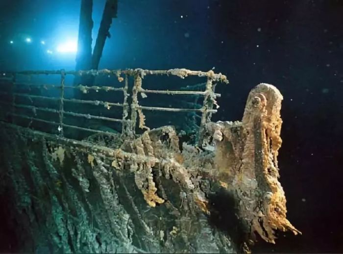 Большой лайнер не сразу нашли на дне океана. /Фото: 5b0988e595225.cdn.sohucs.com