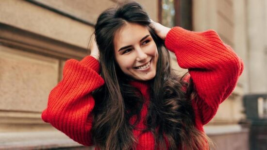 Этот сорняк с огорода поможет отрастить роскошные волосы — доказано наукой