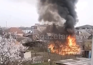 В станице Динской на Кубани полностью сгорела теплица